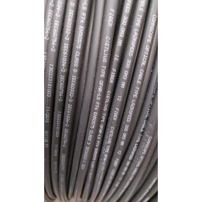 Cable fibra óptica Interior/exterior, 12 hilos, OM3, LazrSpeed 300